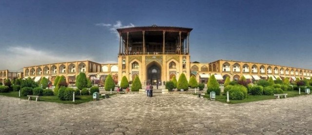 عالی قاپو از جاذبه های اصفهان