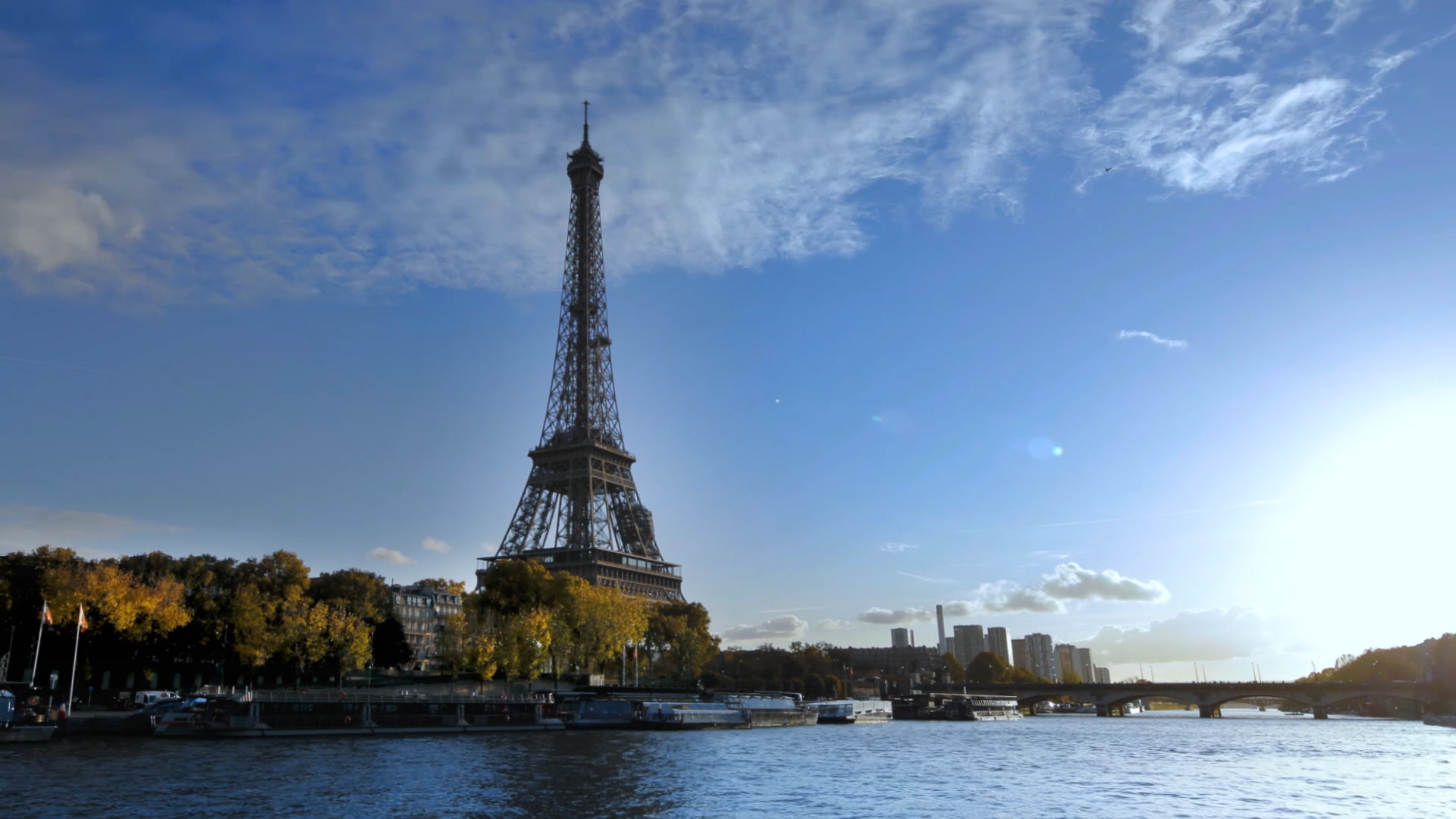 برج ایفل از جاذبه های گردشگری فرانسه